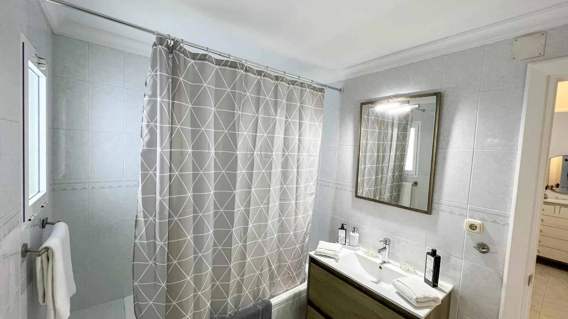 Apartamento Con Vistas Al Mar A 1 Min De La Playa Malaga