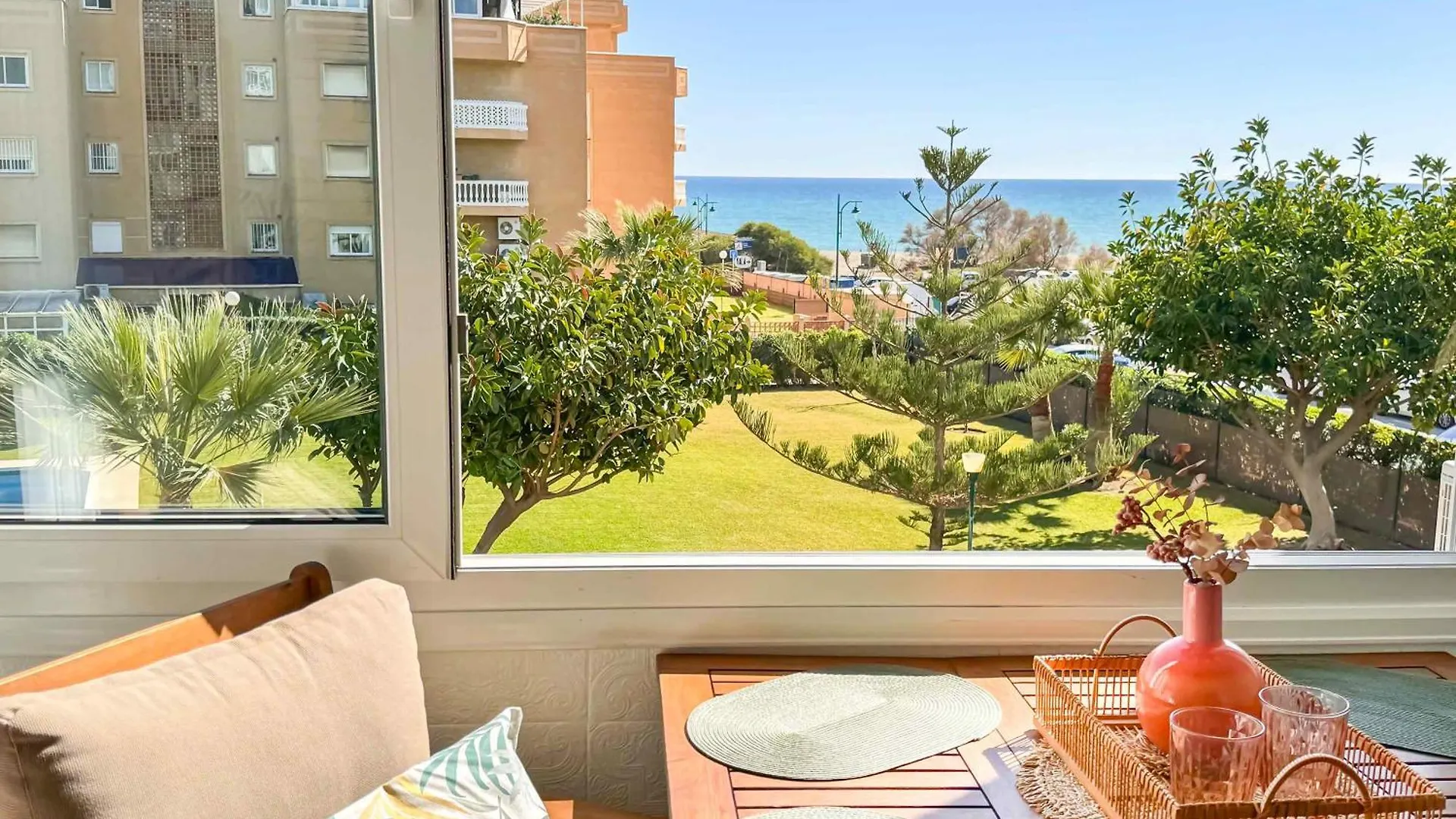 Apartamento Con Vistas Al Mar A 1 Min De La Playa location