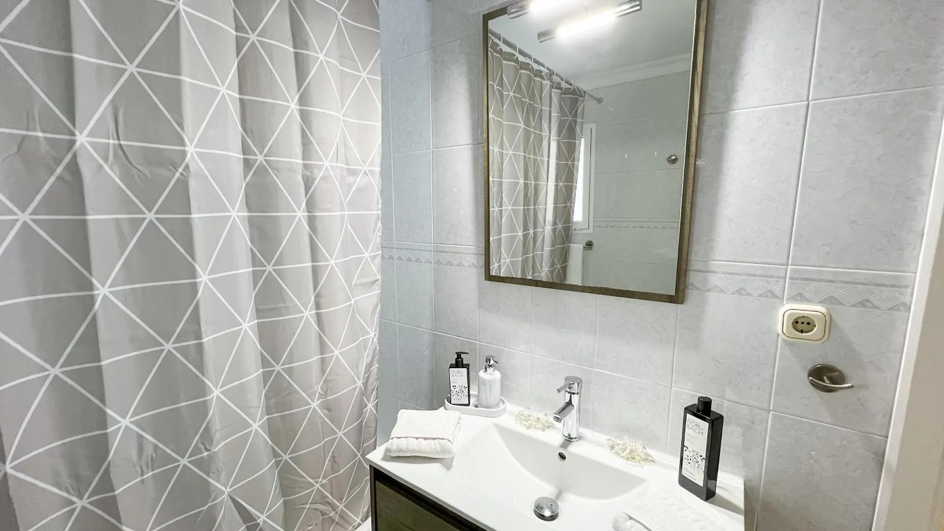 Apartamento Con Vistas Al Mar A 1 Min De La Playa Malaga 0*,
